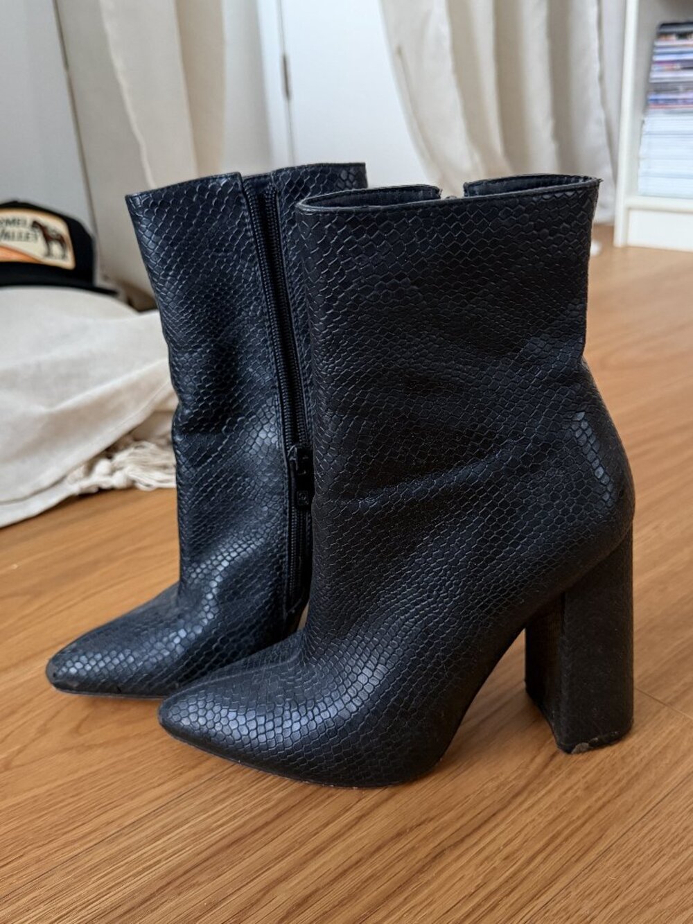 Boohoo Women's Black Boots